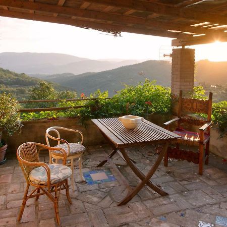 Casa La Valle, Gubbio, Frazione Santa Cristina Bed & Breakfast Luaran gambar