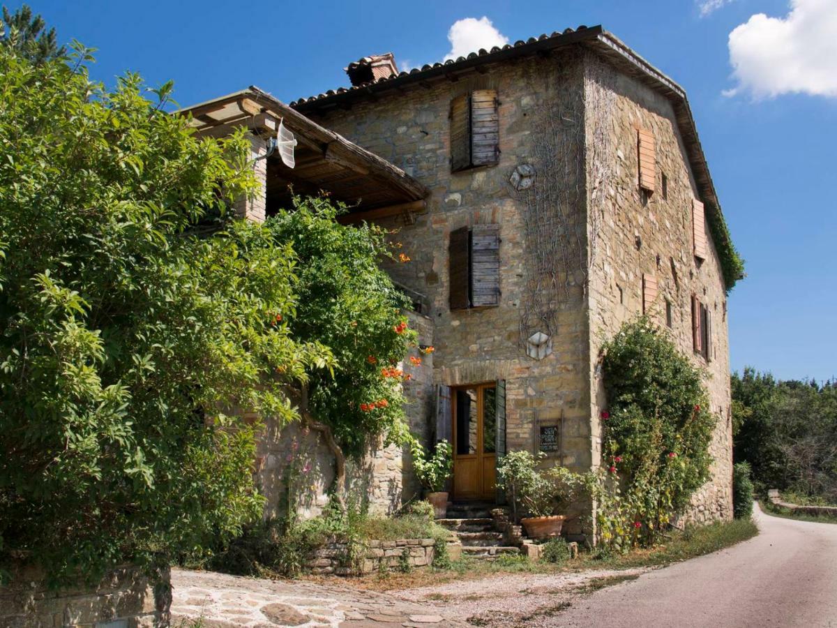 Casa La Valle, Gubbio, Frazione Santa Cristina Bed & Breakfast Luaran gambar
